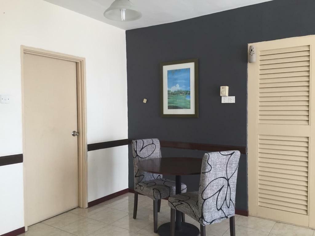 Apartment D Savoy @ Famosa By Mr